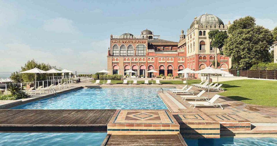 Hotel Excelsior Venice Lido Resort riapre con nuove mostre ed esperienze veneziane